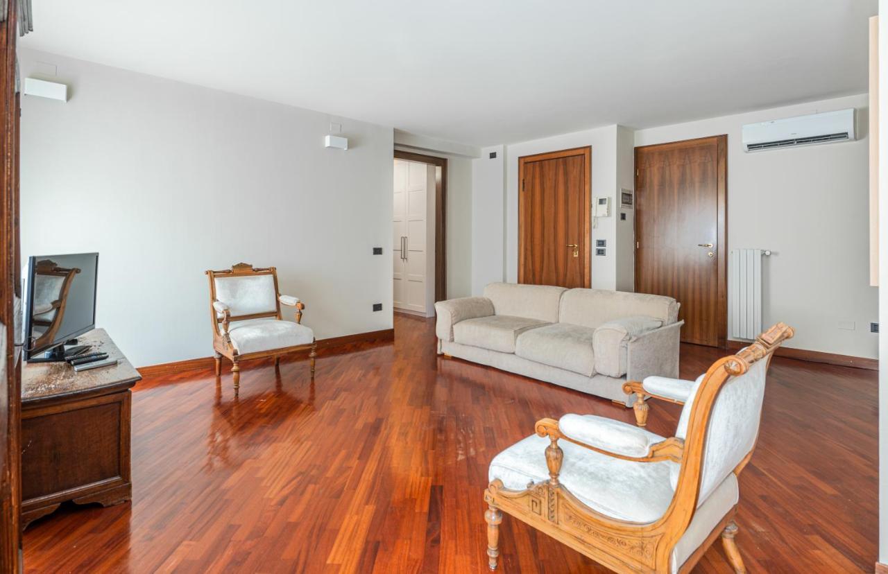 Cozy 2 Bedroom In The Heart Of Verona Exterior photo